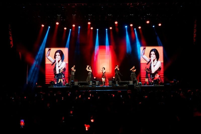 “권은비, 타이베이의 밤을 물들였다”…‘THE RED’ 콘서트서 팬심 사로잡은 무대→마카오까지 이어진 열기 / 울림엔터테인먼트