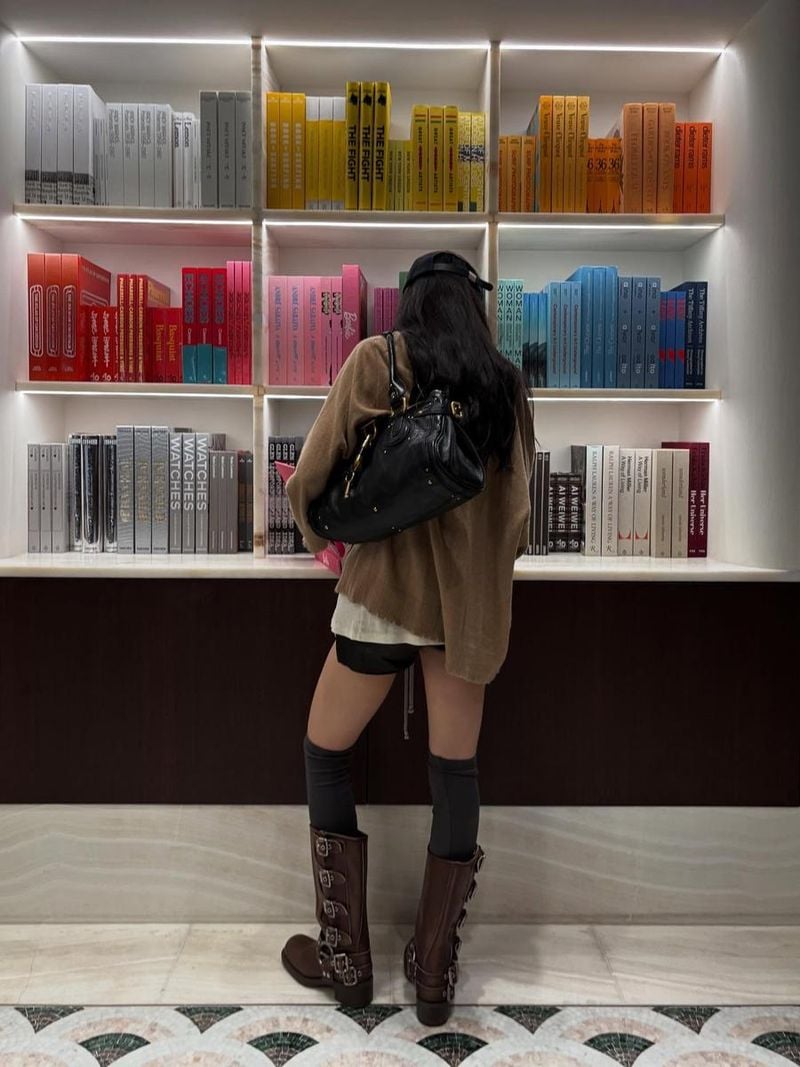 배우 손나은 인스타그램