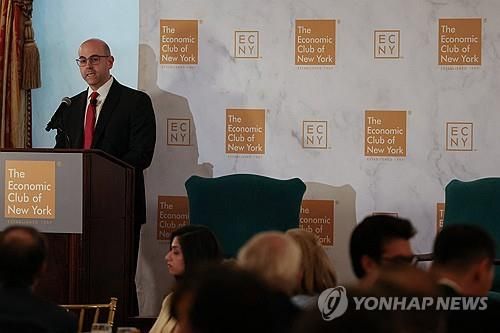 ‘연준’ 마이런 이사 “기준금리 2%포인트 추가 인하 필요”…현 금리 과도한 긴축 진단