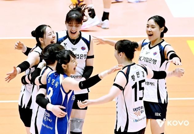 “85차례 세트 지휘”…김하경, IBK기업은행 봄배구 희망 살렸다 / 연합뉴스
