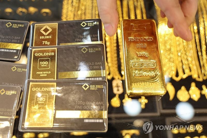 국제 금값 12월물 온스당 3,815.7달러…美 금리인하 속 연중 44.5% 상승