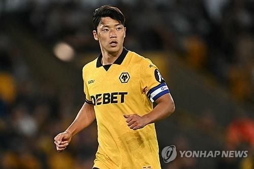 “홈에서 첼시와 격돌”…황희찬 울버햄프턴, 카라바오컵 8강행 도전 / 연합뉴스