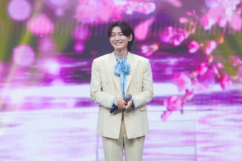 “최정상 트롯 황태자 만남”…안성훈·김용빈, ‘천만트롯쇼’서 한가위 뒤집는다 / TVCHOSUN