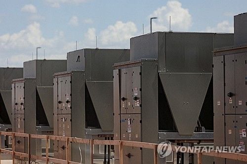 오픈AI, 엔비디아와 ‘스타게이트’ AI 칩 리스…140조 원 조달 추진