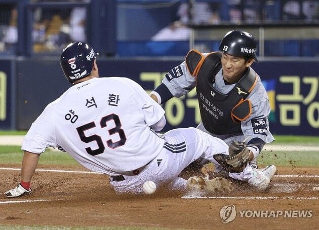 “8이닝 무실점 역투”…잭로그, 두산 승리 견인하며 한화 우승 행보 제동 / 연합뉴스