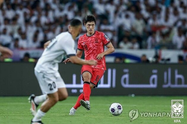 “전반 18분 교체 아웃”…박용우, 무릎 부상으로 들것 이탈 / 연합뉴스