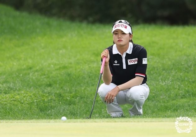 “버디 4개 집중”…노승희, 하이트진로 챔피언십 3R 단독 선두 질주 / 연합뉴스