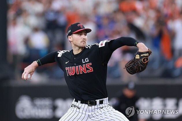 “1회 6득점 집중타”…LG, 문동주 공략 정규시즌 우승 눈앞 / 연합뉴스