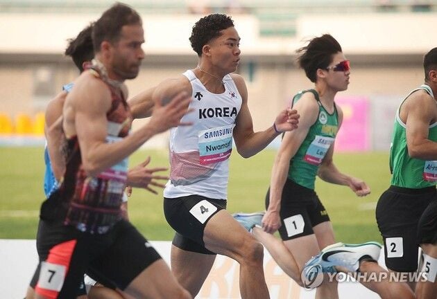 “10초26 개인 최고”…나마디 조엘진, 동아시아U20 남자 100ｍ 4위 / 연합뉴스