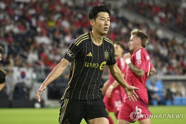 “멀티골로 4경기 연속골”…손흥민, 시즌 7·8호골로 LAFC 승리 견인 / 연합뉴스