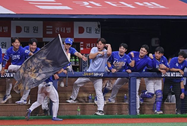 “김성윤 쐐기포 작렬”…삼성, 키움 제압 매직넘버 1 눈앞 / 연합뉴스