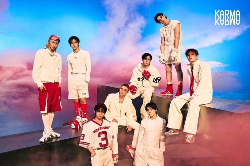 “스트레이 키즈, ‘KARMA’로 美 음반 최강자 등극”→월드투어 피날레 앞두고 기대 / JYP엔터테인먼트