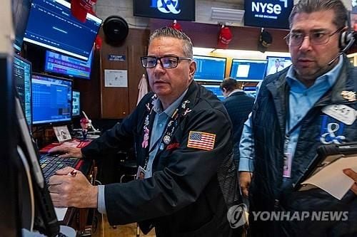 다우·S&P500 사상 최고치 경신…美 셧다운에도 0.3% 상승