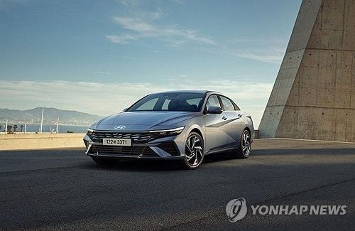 “준중형 세단 반격”…현대차 아반떼, 경기침체 속 시장 판도 변화→소비심리 재조명