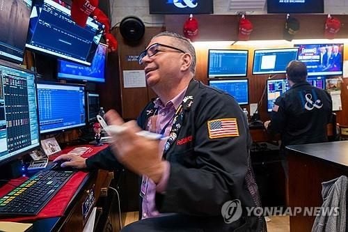 뉴욕증시 3대 지수 반등…‘나스닥’ 2.2%↑, 미중갈등 완화에 AI주 강세