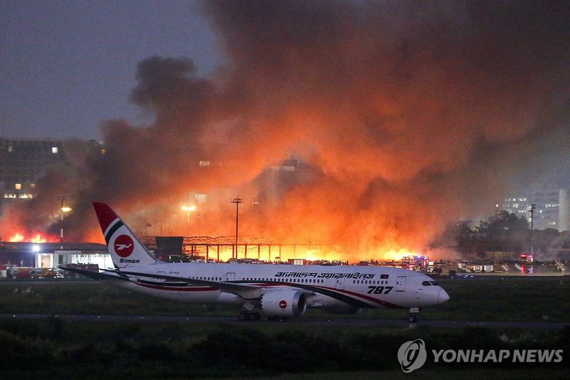 방글라데시 화물터미널 화재 피해 1조4천억 원 추산…의류 생산 최소 2개월 차질