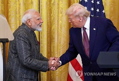 트럼프 “인도, 러 원유 수입 줄이기로”…미·인 무역협상 변수 부각