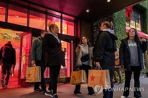 美 관세 영향 시뮬레이션…연말선물 지출 1인 19만원 추가 부담 전망