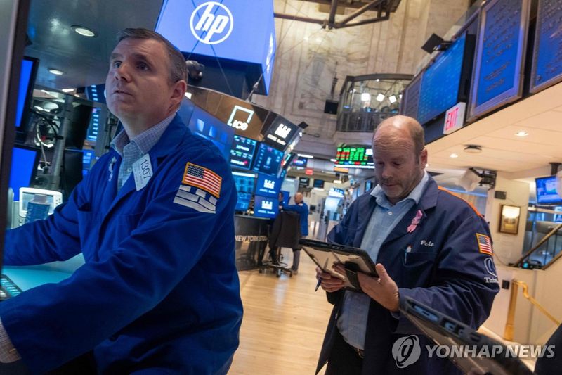 뉴욕증시 3대 지수 일제히 급락…10월 감원 15만명 ‘22년래 최대’