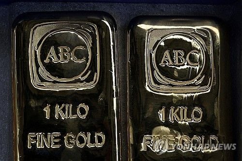 국제 금 가격 2.8% 급등…알루미늄 프리미엄도 사상 최고