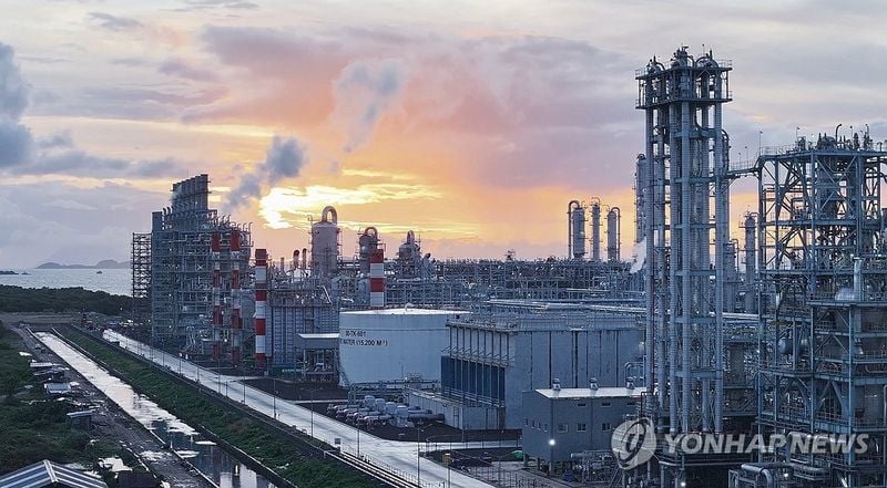 ‘롯데케미칼’ 3분기 영업손실 1,326억…적자 68.2% 개선