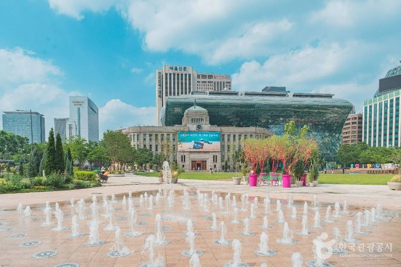 서울광장 출처 : 한국관광공사 대한민국구석구석
