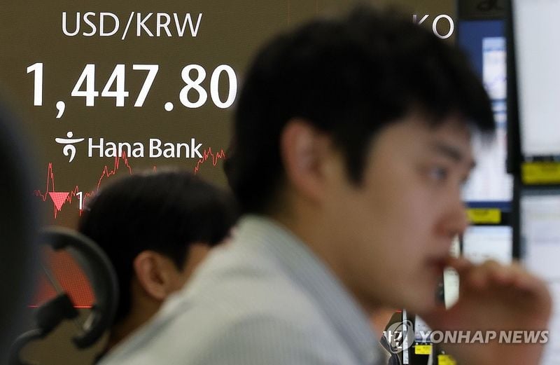 원/달러 환율 1,465원대…정유·항공·철강·면세업계 원가·수요 압박 확대