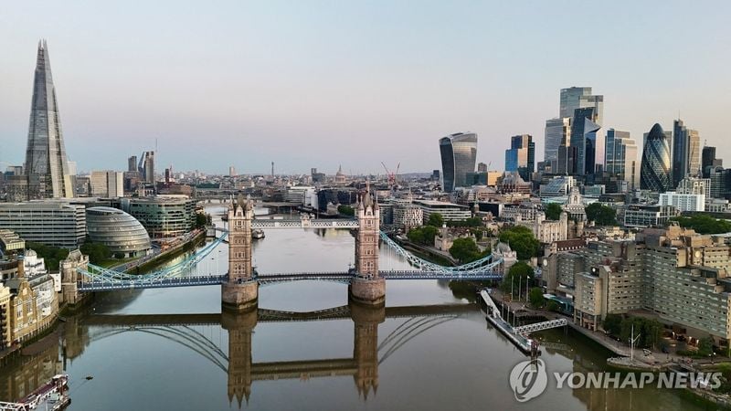 런던증시 상승에도 영국 투자자 50조 원 이탈…연간 최대 규모