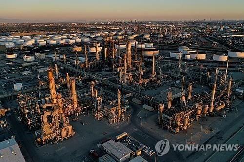 국제유가, 美 우크라 평화안 압박에 하락…WTI 1.6%·브렌트 1.3%↓