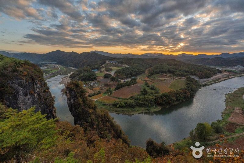 선돌 출처 : 한국관광공사 포토코리아