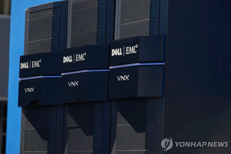 AI 메모리칩 수요 급증…내년 공급부족 우려에 PC·스마트폰 가격 압박