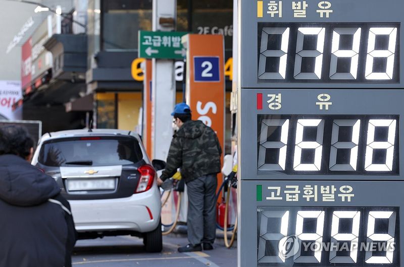 주유소 휘발유 가격 5주 연속 상승…국제유가 하락에 단기 조정 가능성