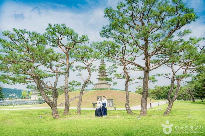 출처=한국관광공사 중앙탑사적공원