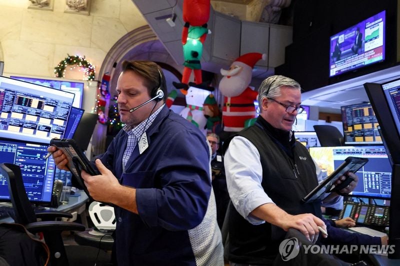 뉴욕증시, 12월 FOMC 앞두고 혼조…다우 상승·나스닥 약세