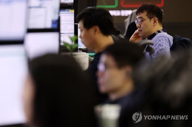 코스피, 연준 금리결정 앞두고 0.18% 하락…코스닥 0.13% 상승 전환