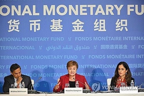 IMF, 올해 중국 성장률 전망 5.0%로 상향…내년 4.5% 제시