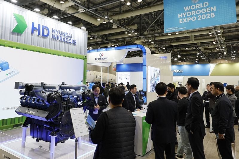 수소 내연 신기술 각축전…HD현대인프라코어 HX엔진, 박람회 석권→탄소중립 상용차 해법 부상