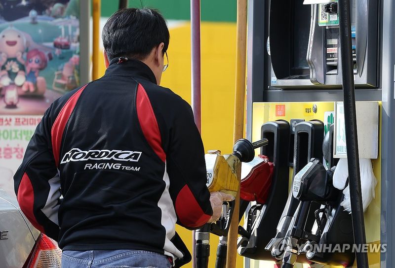 국내 휘발유·경유 가격 7주 만에 하락…국제유가 약세에 경유 추가 하락 전망