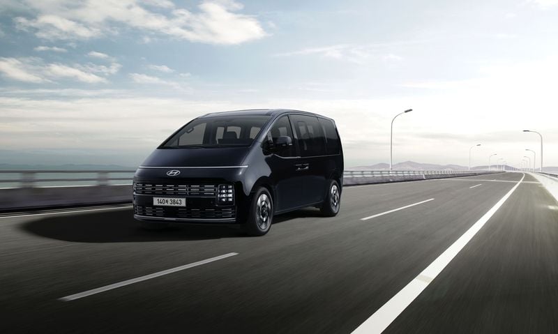 하이브리드 MPV 재정의”…현대차 스타리아 부분변경→상품성 업그레이드