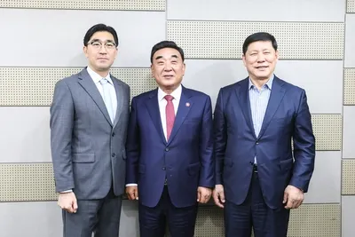 “울산시민 응원 약속”…김두겸 울산시장, NC 임시 홈구장 환영→이진만 대표 감사 화답