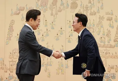 “김민석 신임 총리 임명장 수여”…이재명 대통령, 협치 기대감 표명