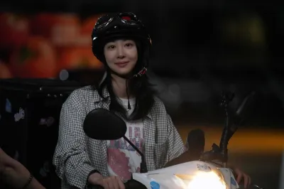 “김다솜, 오토바이 밤길에 남긴 이별”…진심 담은 인사→한 여름의 여운이 남은 순간