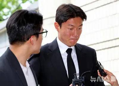 “법정서 눈물의 사죄”…황의조, 2심 징역 4년 구형→9월 선고 향방 촉각