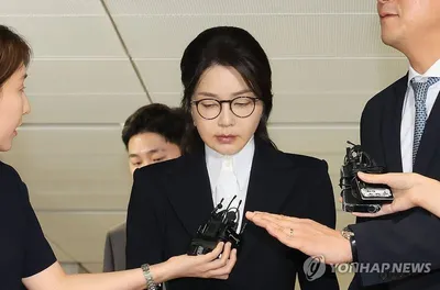 “김건희 ‘구속 갈림길’…법원 영장심사서 특검과 ‘증거 인멸’ 공방”