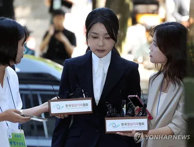 “헌정사상 첫 부부 동시 구속 기로”…김건희, 영장심사 출석에 침묵