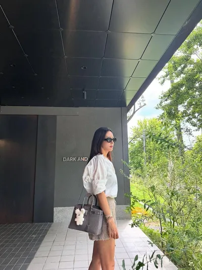 “왕빛나, 가족과 눈부신 여름 산책”…세 모녀 미소→도심 속 따스한 행복