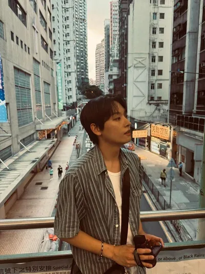 “김인성, 홍콩의 밤 품은 청량한 시선”→거리에 번진 고요한 감성의 여행