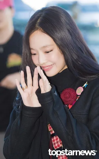 “블랙핑크 제니, 한남동 새 사옥서 각오 새겨”...사무실 전격 이전→솔로 행보에 쏠린 시선