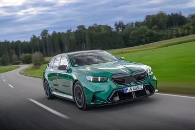 “하이브리드 초고성능 왜건의 귀환”…BMW뉴M5투어링, 다목적 주행역량→시장 파급력 주목