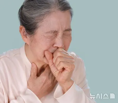 급성후두염 경보…겨울 목감기 방치 땐 성대손상 우려